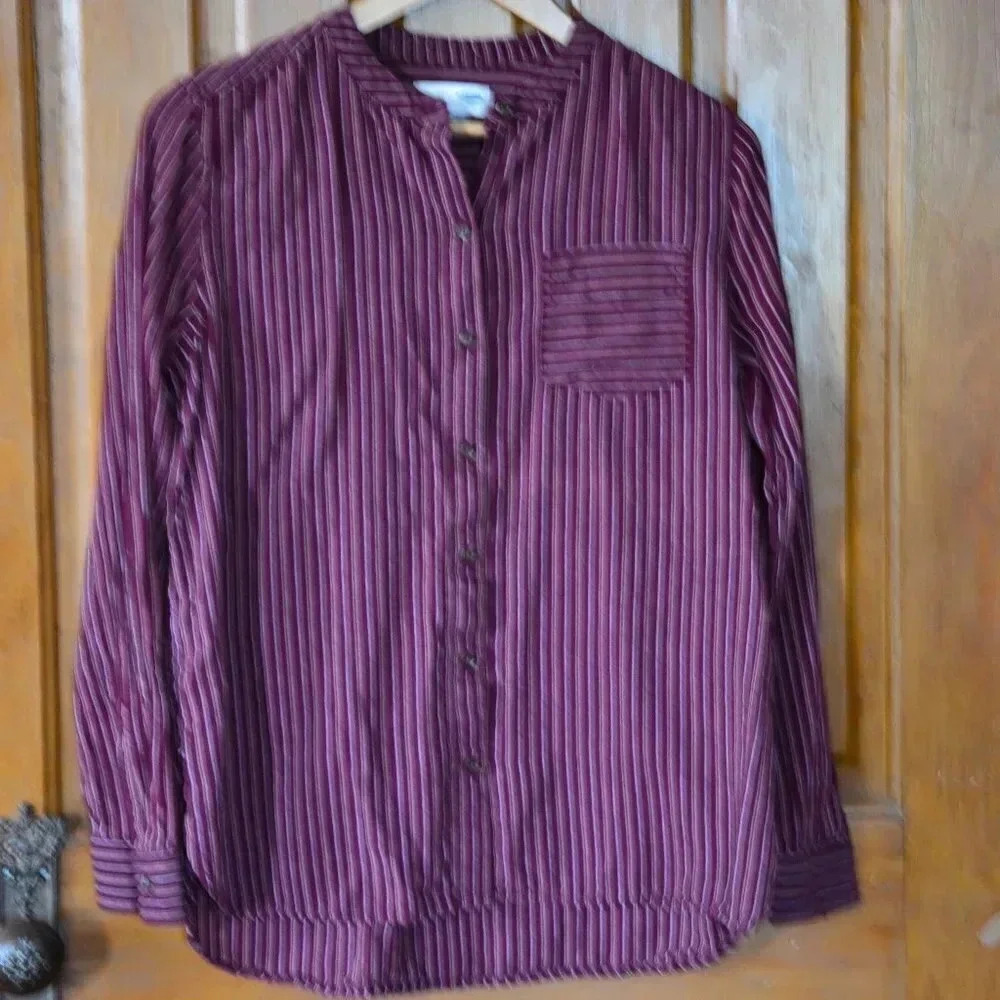 OLD NAVY Striped Button Up